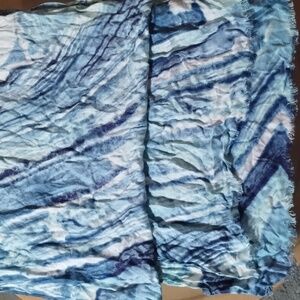 Liz Claiborne Blue and White Scarf